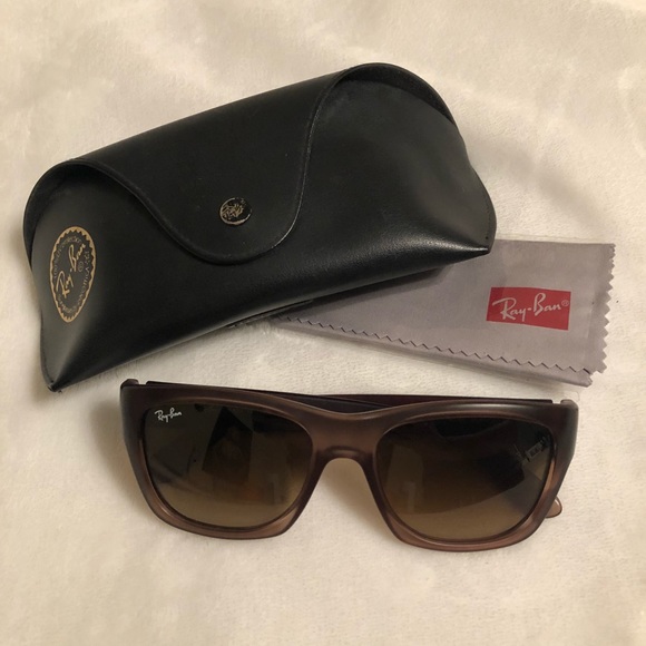 Ray-Ban sunglasses main image 2